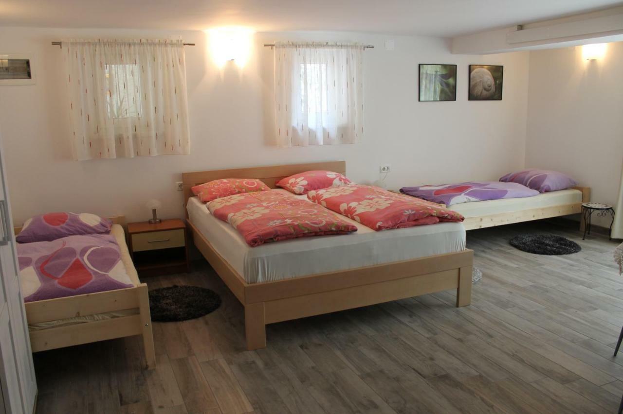Jurca * Postojna
